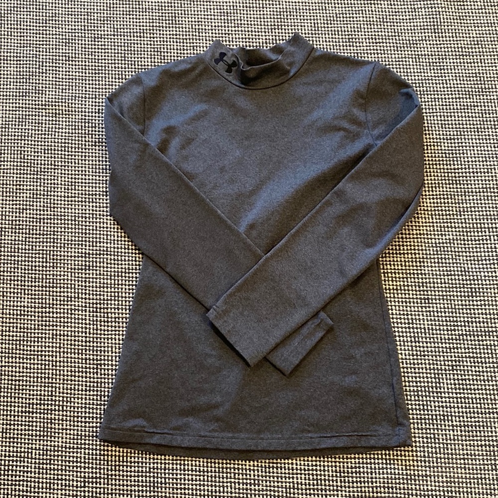 Under armor long sleeve under shirt